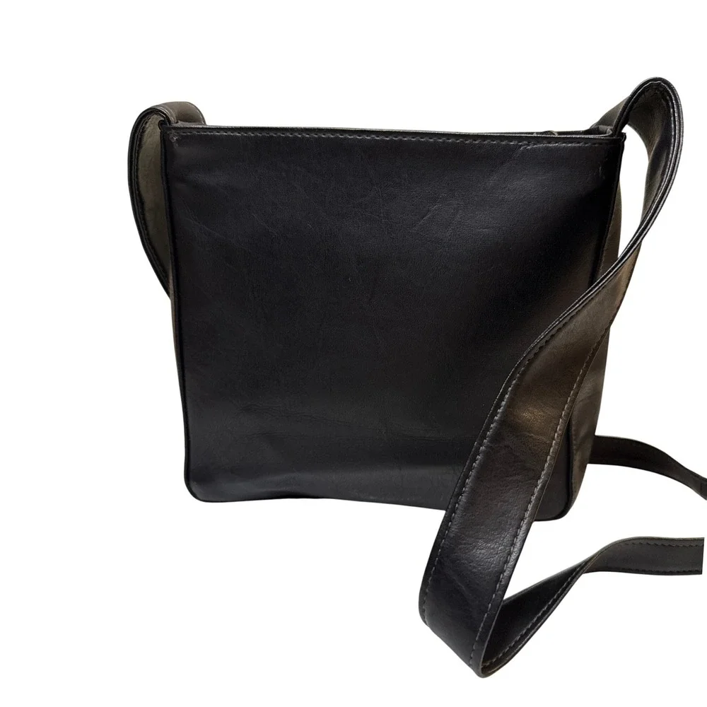Giannini Black Faux Leather Crossbody Shoulder Bag‎ With Zipper Pocket - Picture 3 of 8